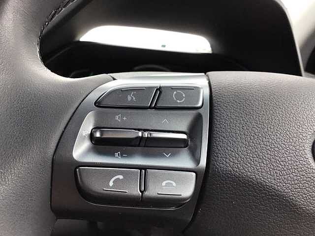 Hyundai Ioniq 1.6 GDi Hybrid Premium SE 5dr DCT
